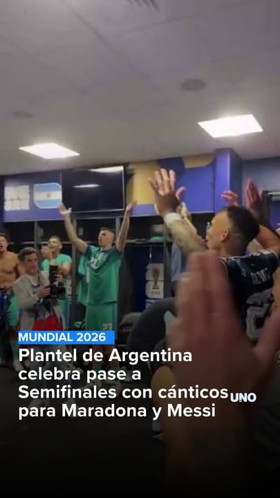 Plantel de Argentina celebra pase a Semifinales con cánticos para Maradona y Messi