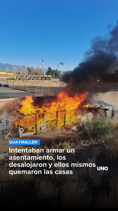 Intentaban armar un asentamiento, los desalojaron y ellos mismos quemaron las casas