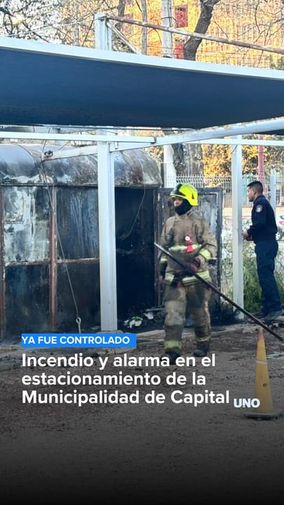Incendio y alarma en el estacionamiento de la Municipalidad de Capital