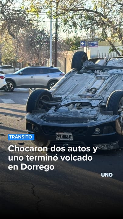 Chocaron dos autos y uno terminó volcado en Dorrego